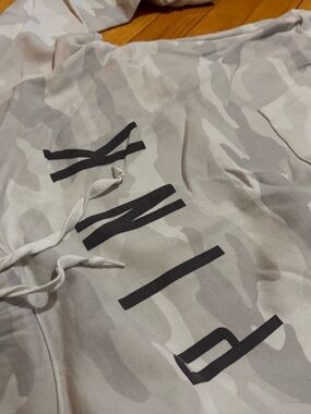 PINK Victoria's Secret White Logo Tag Cozy Sweatshirt